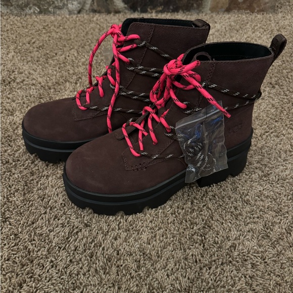 UGG BRISBANE LACE-UP WATERPROOF SUEDE PLATFORM BOOTS SIZE 9.5 NEW - Picture 5 of 11